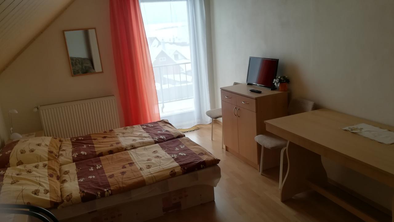 Privat Luptak Hotel Strba Exterior photo