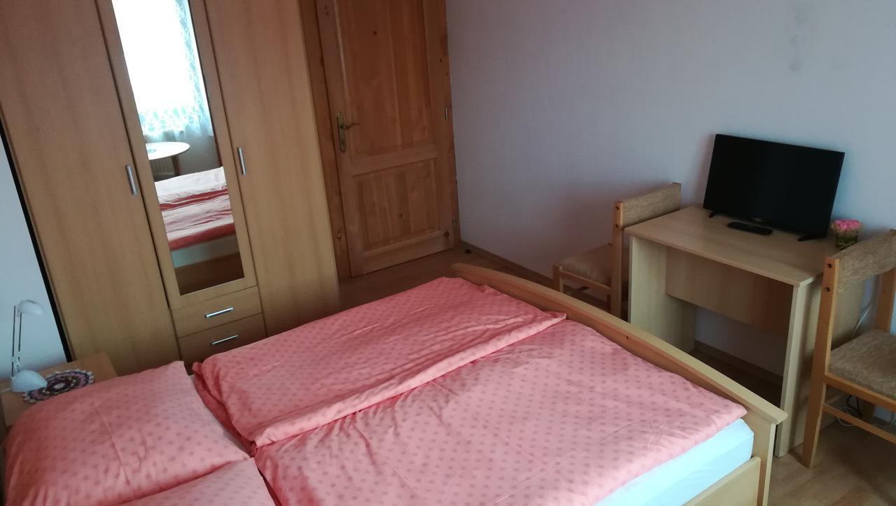 Privat Luptak Hotel Strba Exterior photo